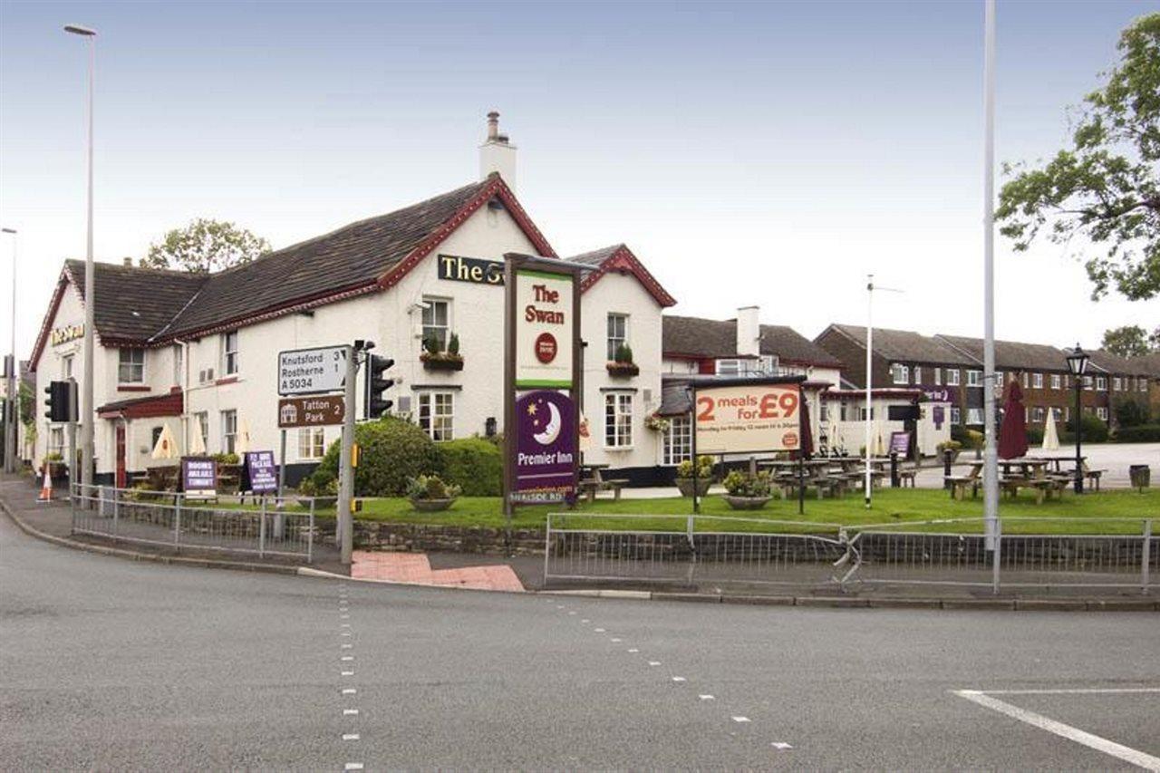 Premier Inn Knutsford Exterior foto